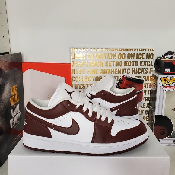 Jordan 1 Low Team Red - Picture 1 of 4